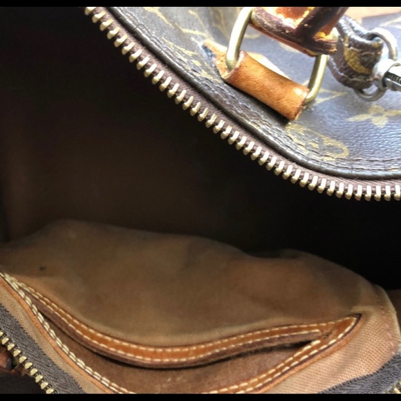 Authentic Louis Vuitton Purse - Picture 7 of 8